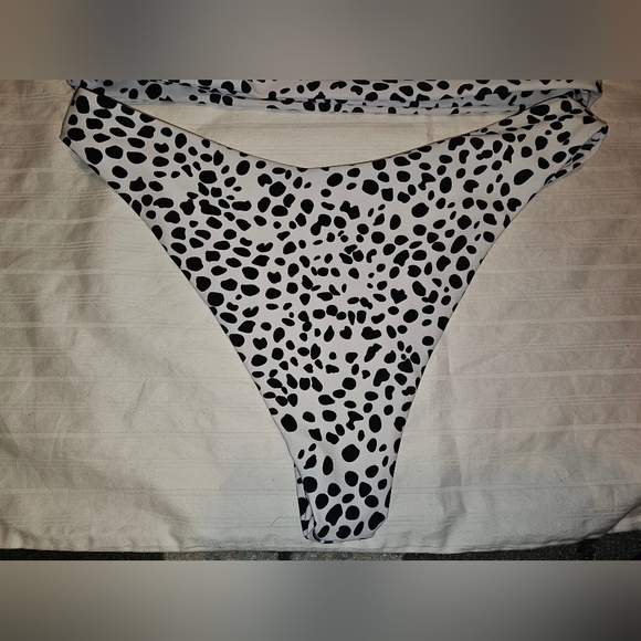 ZAFUL 2pc.Bathing Suit Black & White sz S "K" - Picture 5 of 7